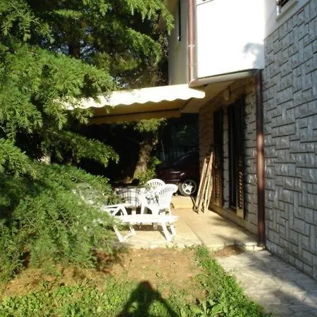 Apartment Beachfront 4526-2 Punat