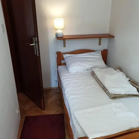 Apartment Beachfront 4526-2 Punat